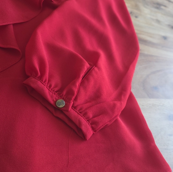 2/25$ Lily Morgan Red Ruffled Long Sleeve Lined Blouse, size L - Picture 10 of 14